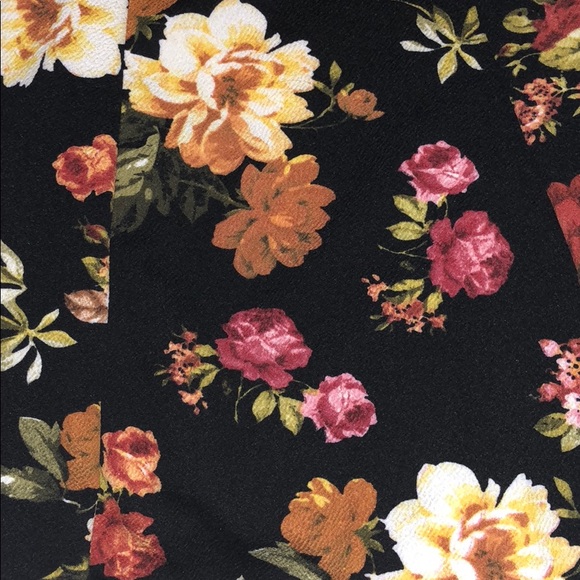 Super cute floral dress - Picture 2 of 2